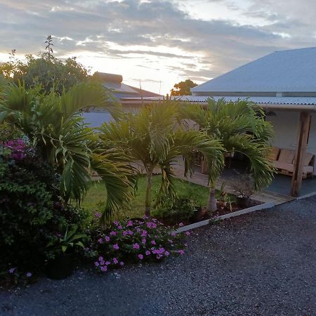 Jolie Maison T3 A St Pierre, 2 Chambres Avec Sdb, Grande Varangue, Jardin サン・ピエール エクステリア 写真