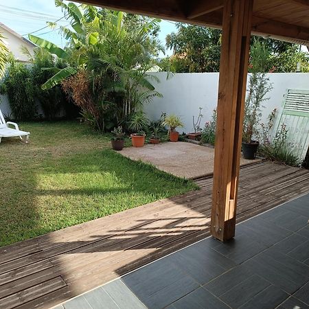 Jolie Maison T3 A St Pierre, 2 Chambres Avec Sdb, Grande Varangue, Jardin サン・ピエール エクステリア 写真