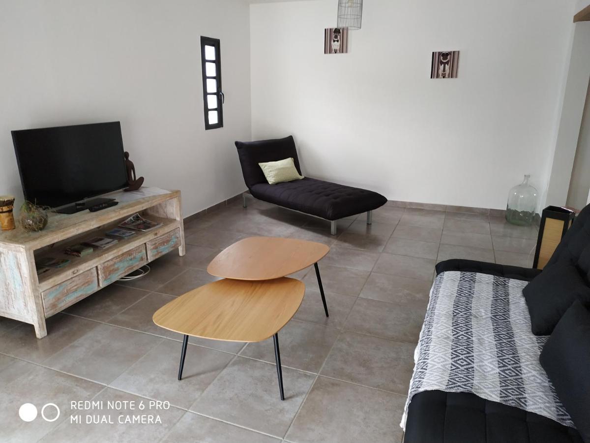 Jolie Maison T3 A St Pierre, 2 Chambres Avec Sdb, Grande Varangue, Jardin サン・ピエール エクステリア 写真