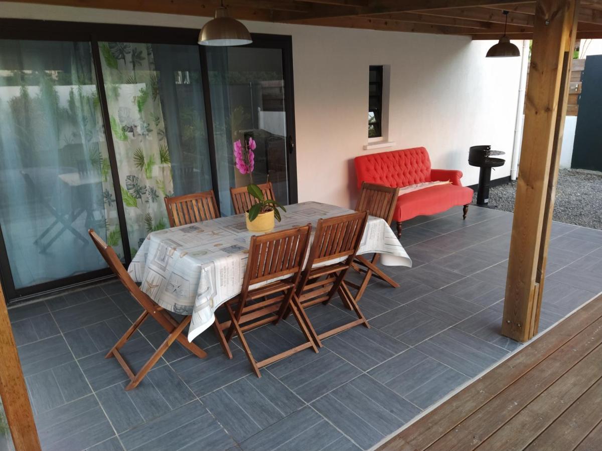 Jolie Maison T3 A St Pierre, 2 Chambres Avec Sdb, Grande Varangue, Jardin サン・ピエール エクステリア 写真