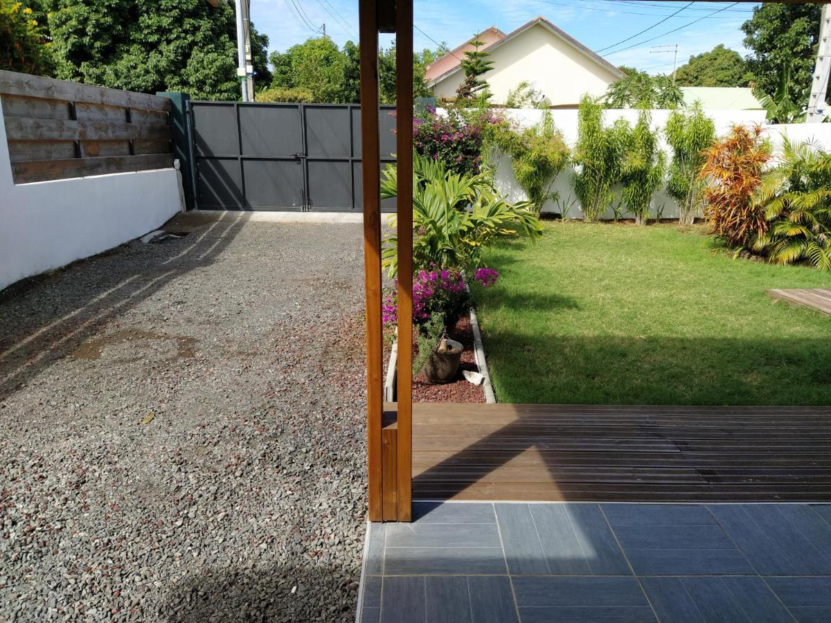 Jolie Maison T3 A St Pierre, 2 Chambres Avec Sdb, Grande Varangue, Jardin サン・ピエール エクステリア 写真