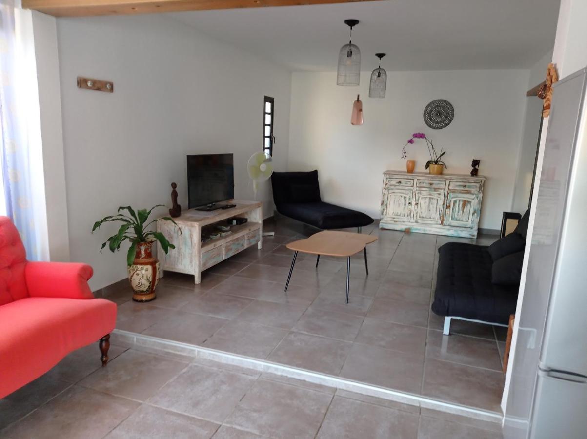 Jolie Maison T3 A St Pierre, 2 Chambres Avec Sdb, Grande Varangue, Jardin サン・ピエール エクステリア 写真