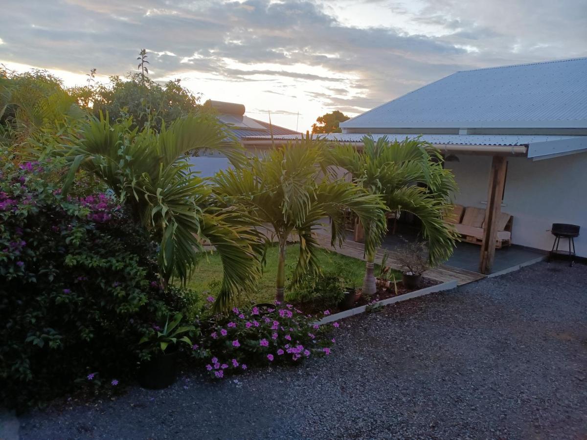 Jolie Maison T3 A St Pierre, 2 Chambres Avec Sdb, Grande Varangue, Jardin サン・ピエール エクステリア 写真