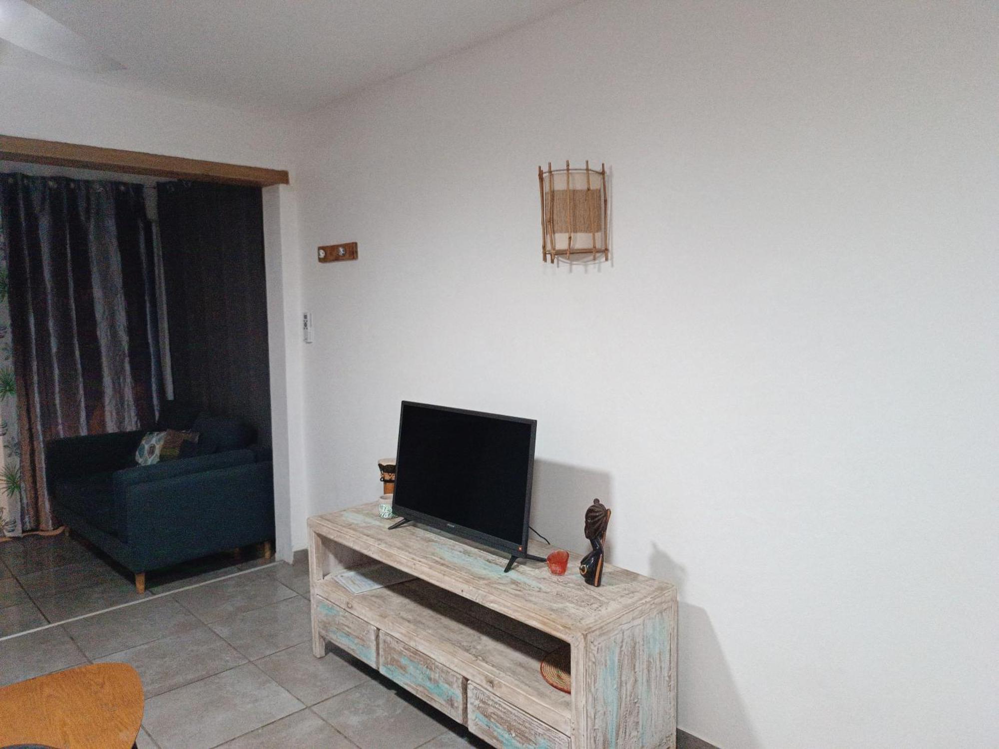 Jolie Maison T3 A St Pierre, 2 Chambres Avec Sdb, Grande Varangue, Jardin サン・ピエール 部屋 写真