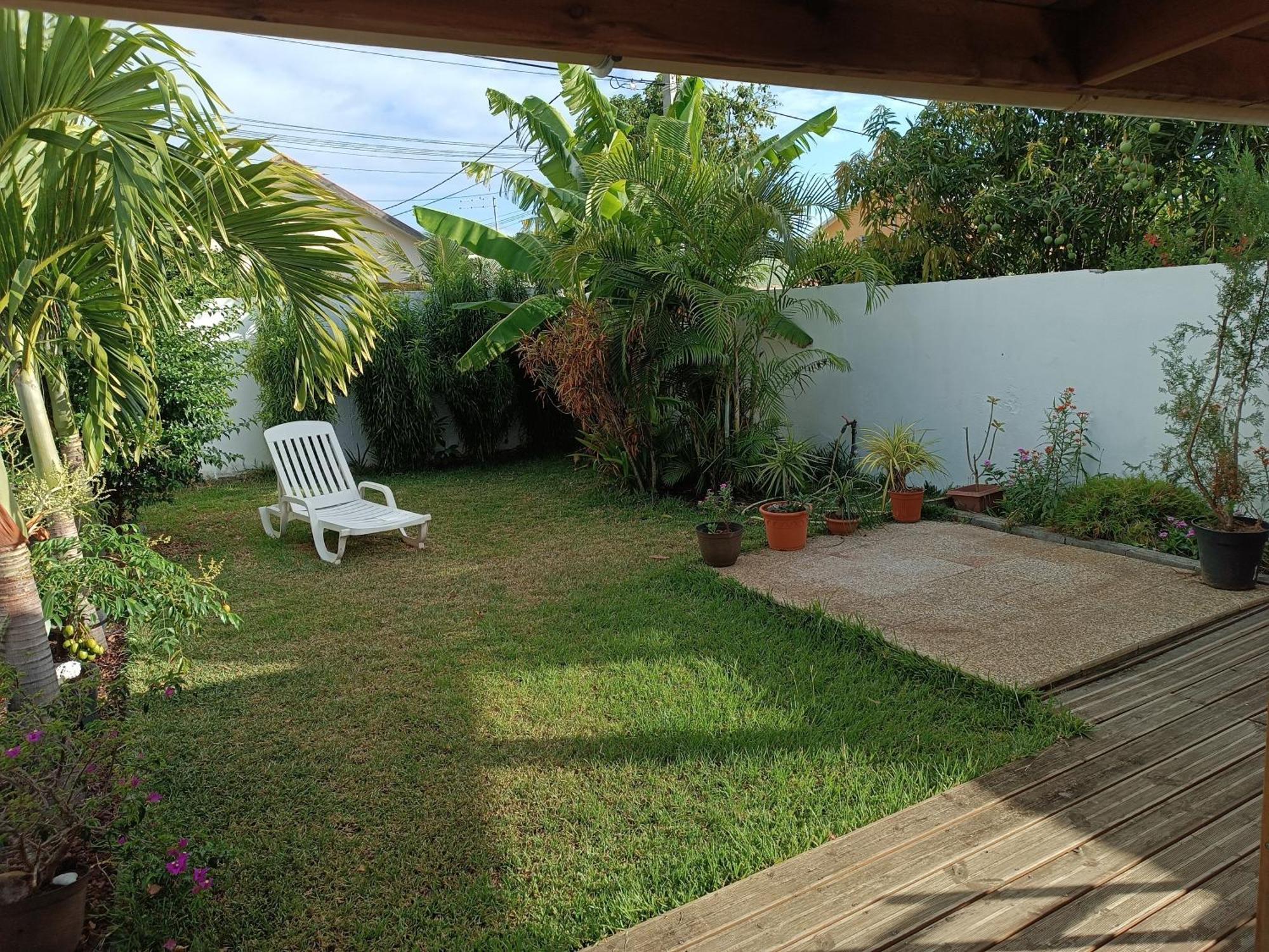 Jolie Maison T3 A St Pierre, 2 Chambres Avec Sdb, Grande Varangue, Jardin サン・ピエール 部屋 写真