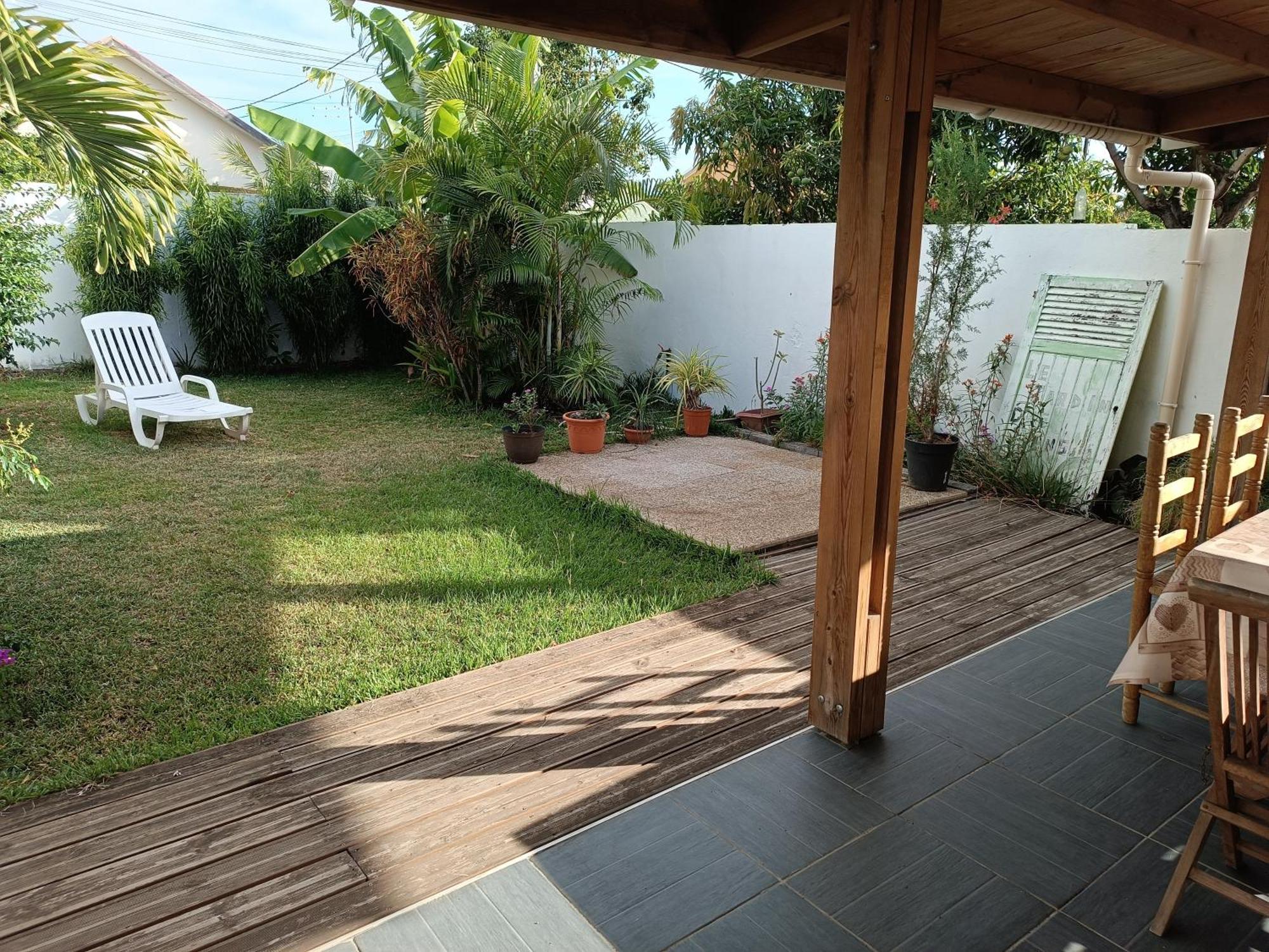 Jolie Maison T3 A St Pierre, 2 Chambres Avec Sdb, Grande Varangue, Jardin サン・ピエール エクステリア 写真